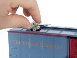 THE POLAR EXPRESS™ Operating Present Car -Deals Lionel Store 2128240 03