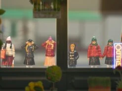 Window Shopper Figures -Deals Lionel Store 2130120 04