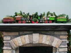 Great Locomotive Chase Deluxe LionChief Bluetooth 5.0 Set -Deals Lionel Store 2223070 04