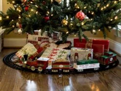 North Pole Central Ready-to-Play Freight Set -Deals Lionel Store 711729 06